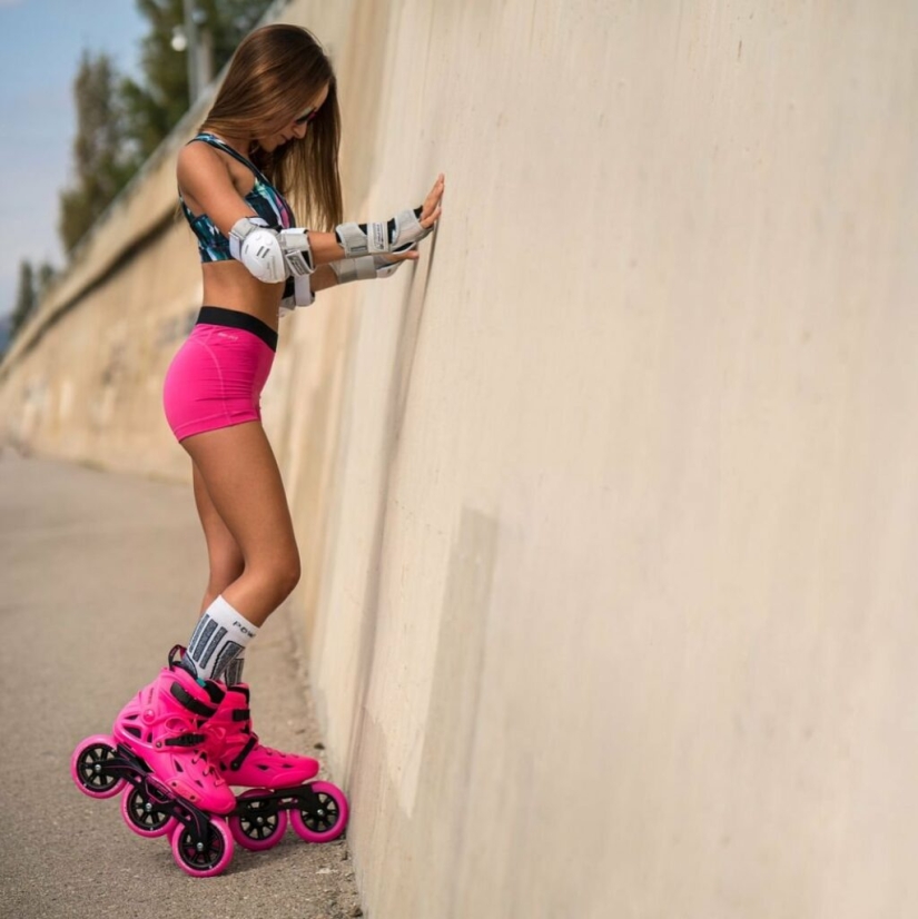 22 photos of girls on roller skates that will make you go wild 22 photos of girls on roller skates that will make you go wild