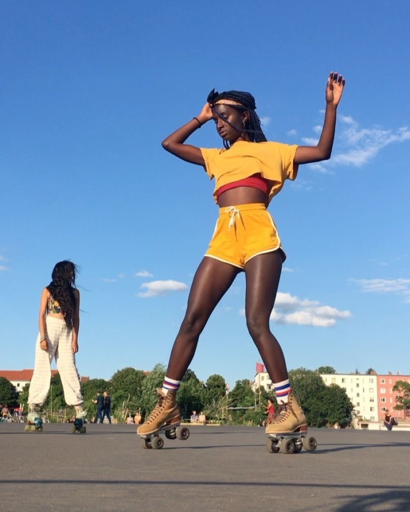 22 photos of girls on roller skates that will make you go wild 22 photos of girls on roller skates that will make you go wild