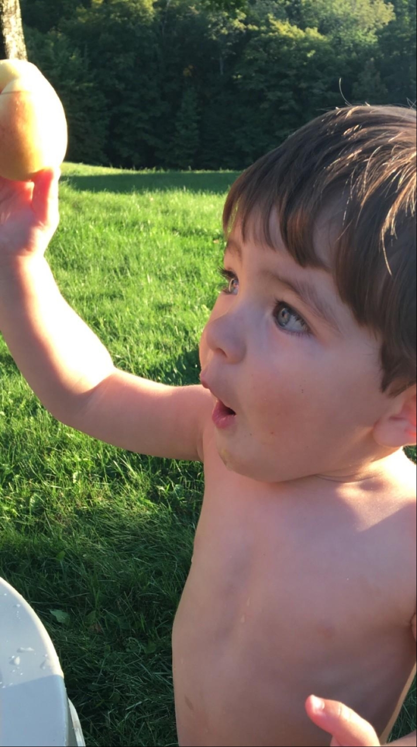 22 photos with vivid emotions of people who did something for the first time