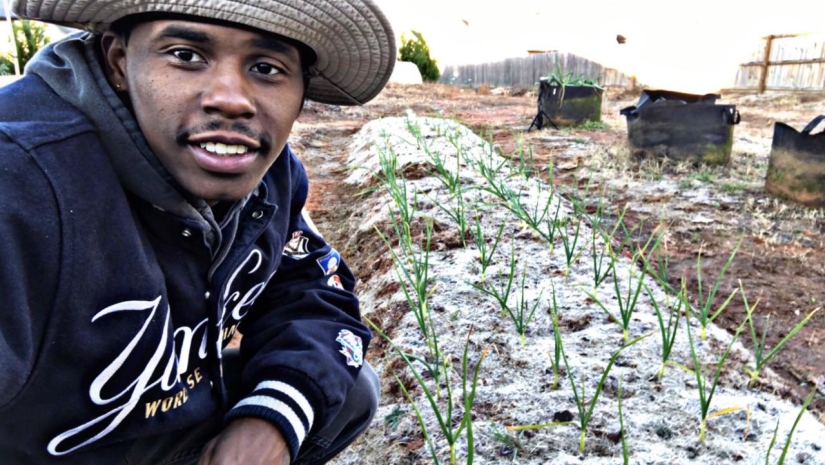 22 photos with vivid emotions of people who did something for the first time