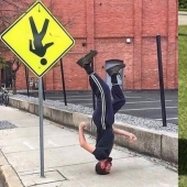 22 puzzling photos that just blow up the brain