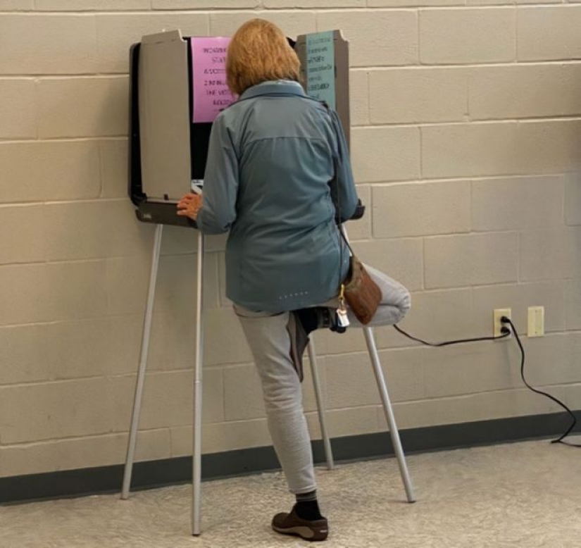 22 strange and ridiculous poses in which these people-yogis were caught 22 strange and ridiculous poses in which these people-yogis were caught