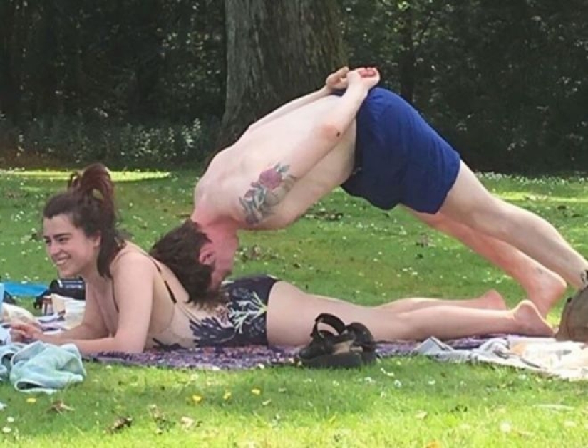 22 strange and ridiculous poses in which these people-yogis were caught 22 strange and ridiculous poses in which these people-yogis were caught