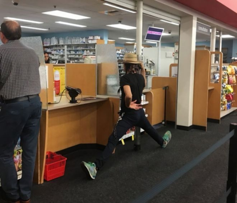 22 strange and ridiculous poses in which these people-yogis were caught 22 strange and ridiculous poses in which these people-yogis were caught