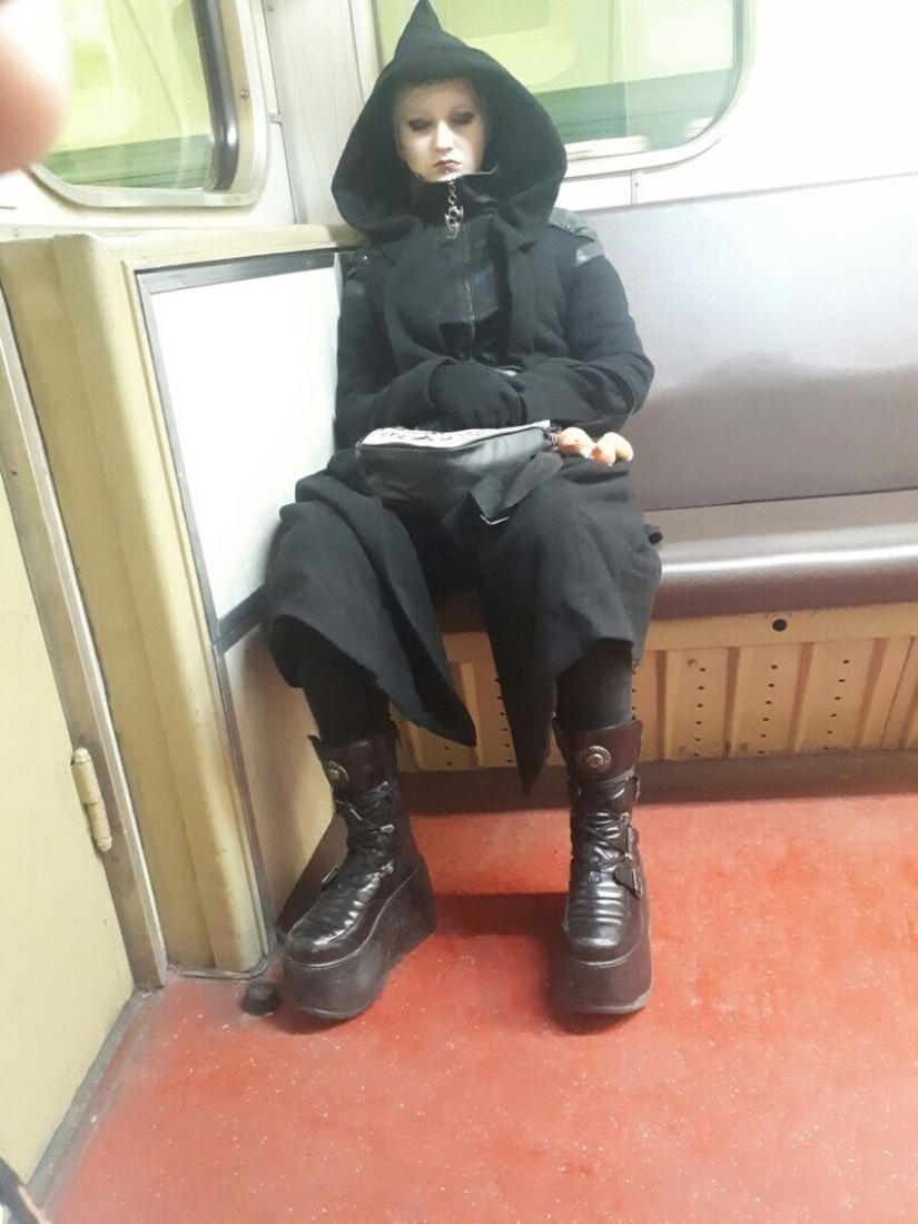 22 stylish passengers of the St. Petersburg metro