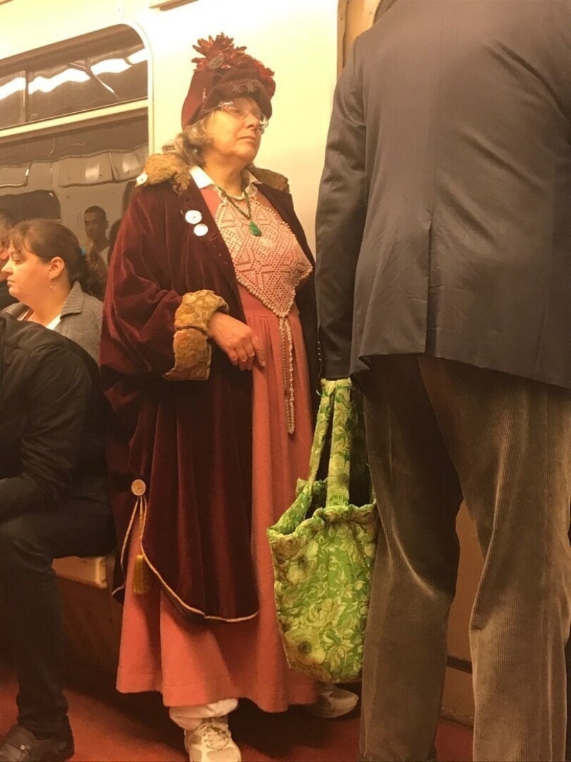 22 stylish passengers of the St. Petersburg metro