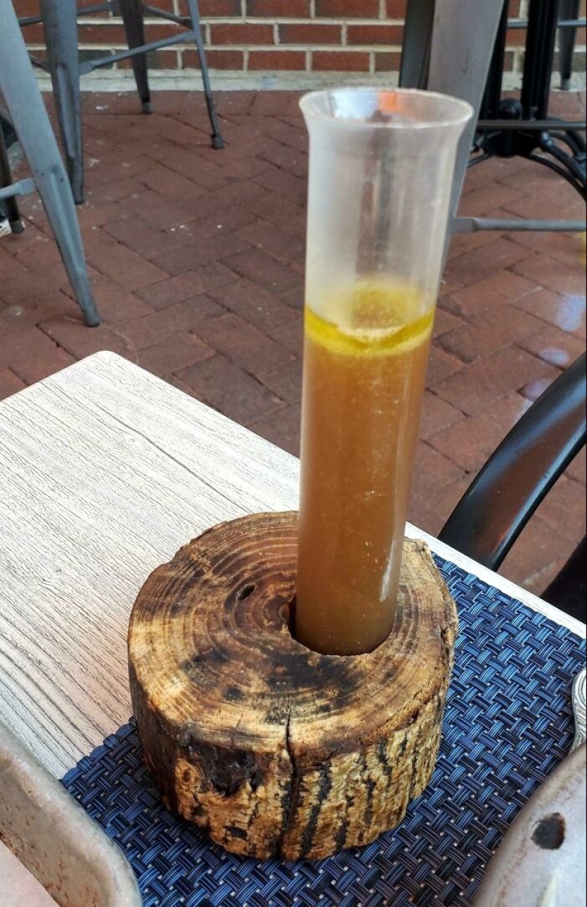 22 Times Restaurants Served Their Meals In A Way That Wowed Customers