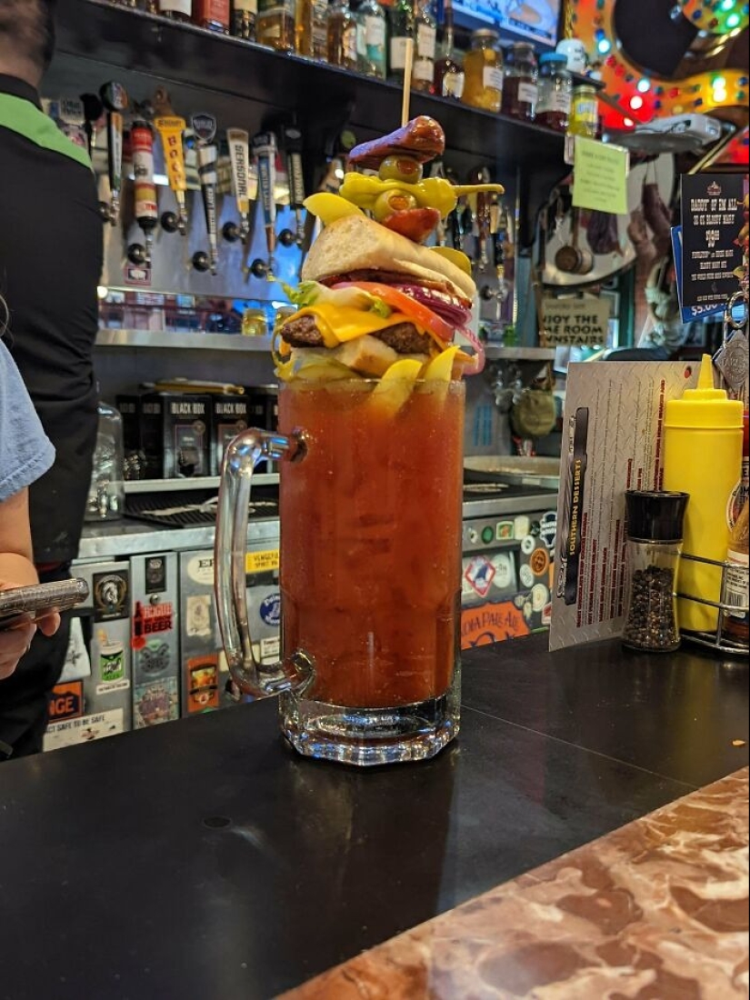 22 Times Restaurants Served Their Meals In A Way That Wowed Customers