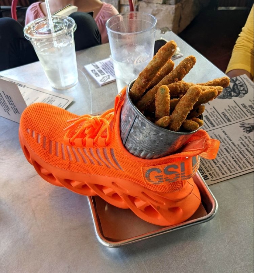 22 Times Restaurants Served Their Meals In A Way That Wowed Customers