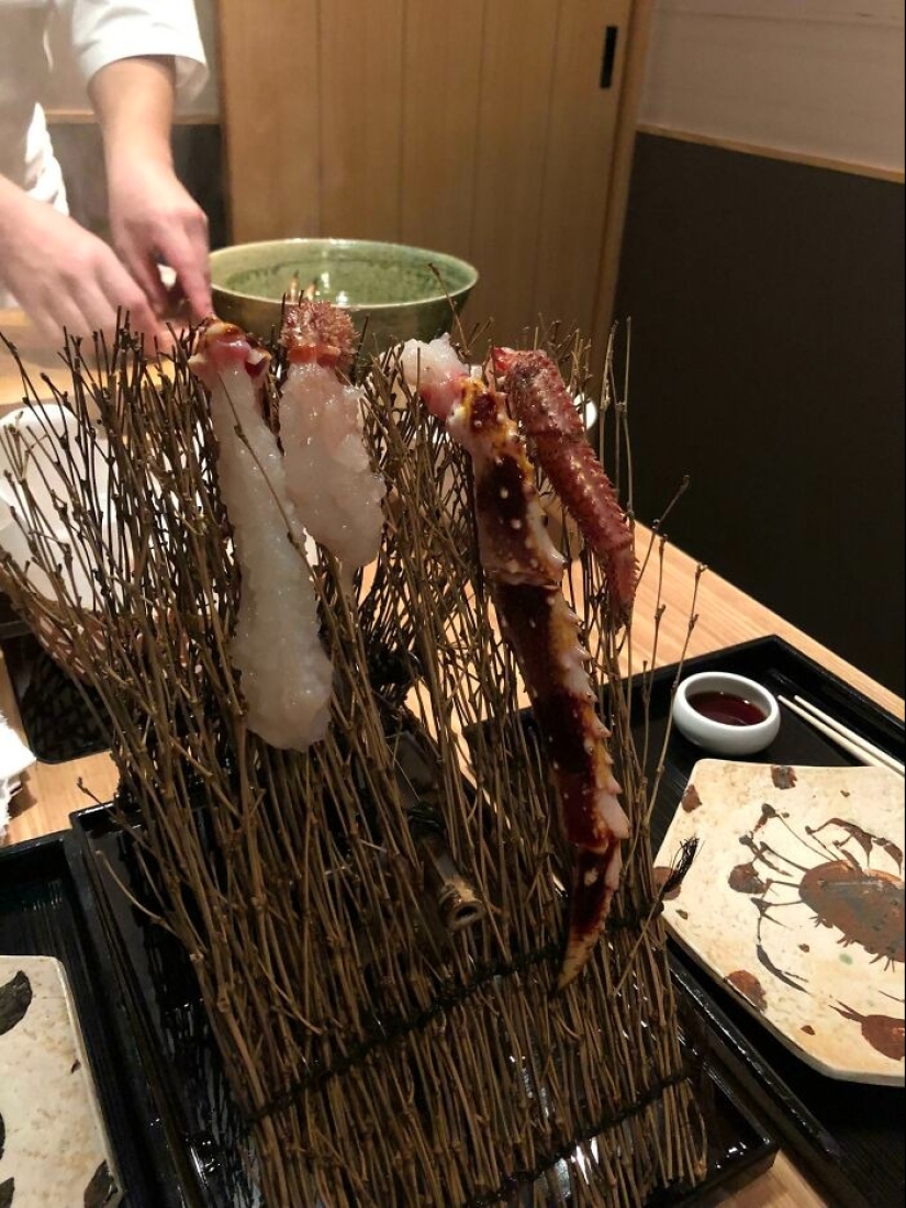 22 Times Restaurants Served Their Meals In A Way That Wowed Customers