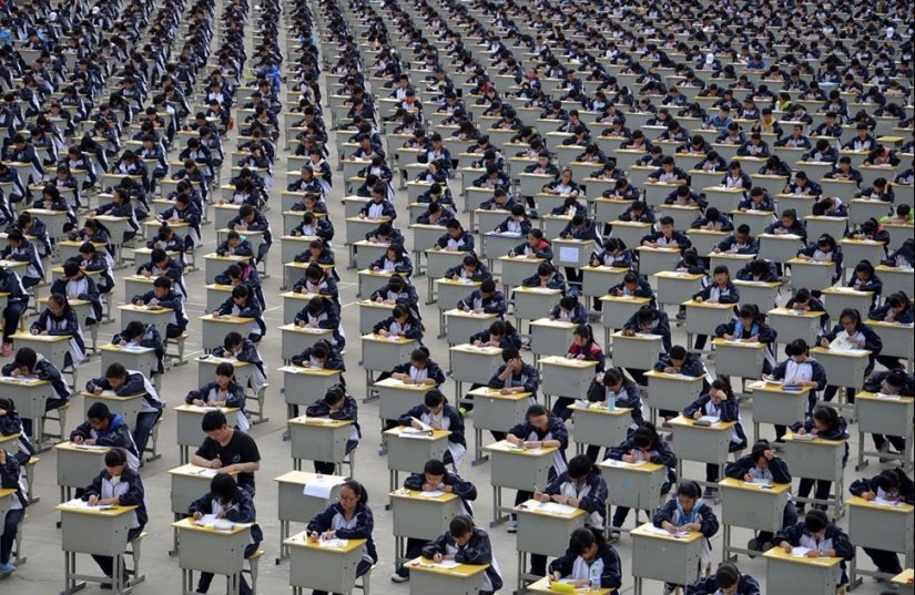 23 shocking photos about how many people there are in China