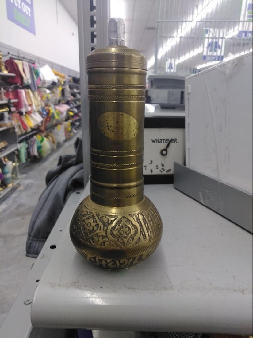 24 interesantes, pero oscuro sujeto, el cual tuve que pedir en la Red