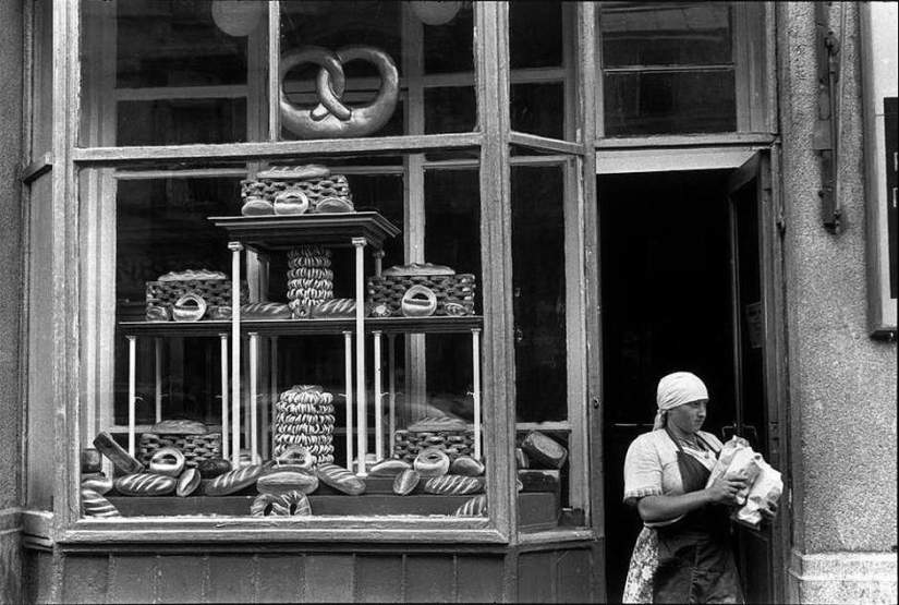 25 frames of Henri Cartier-Bresson about Soviet life in 1954 25 frames of Henri Cartier-Bresson about Soviet life in 1954