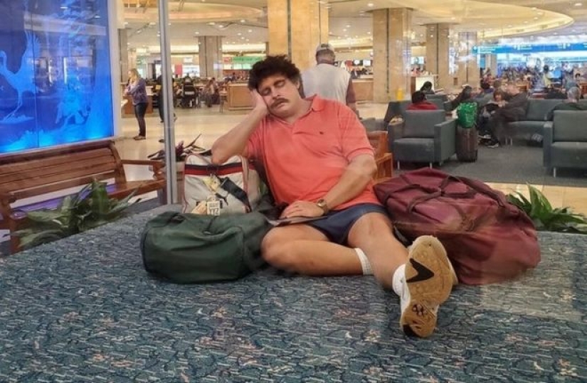 25 funny pictures that the airport has its own special atmosphere