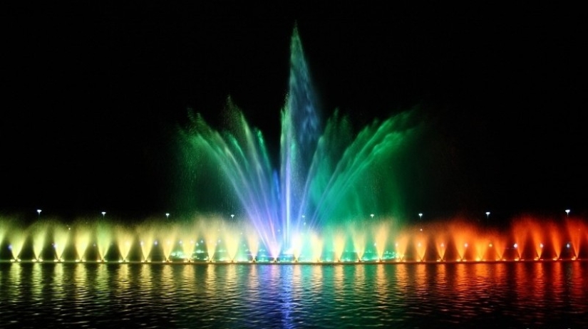25 most amazing fountains from all over the world