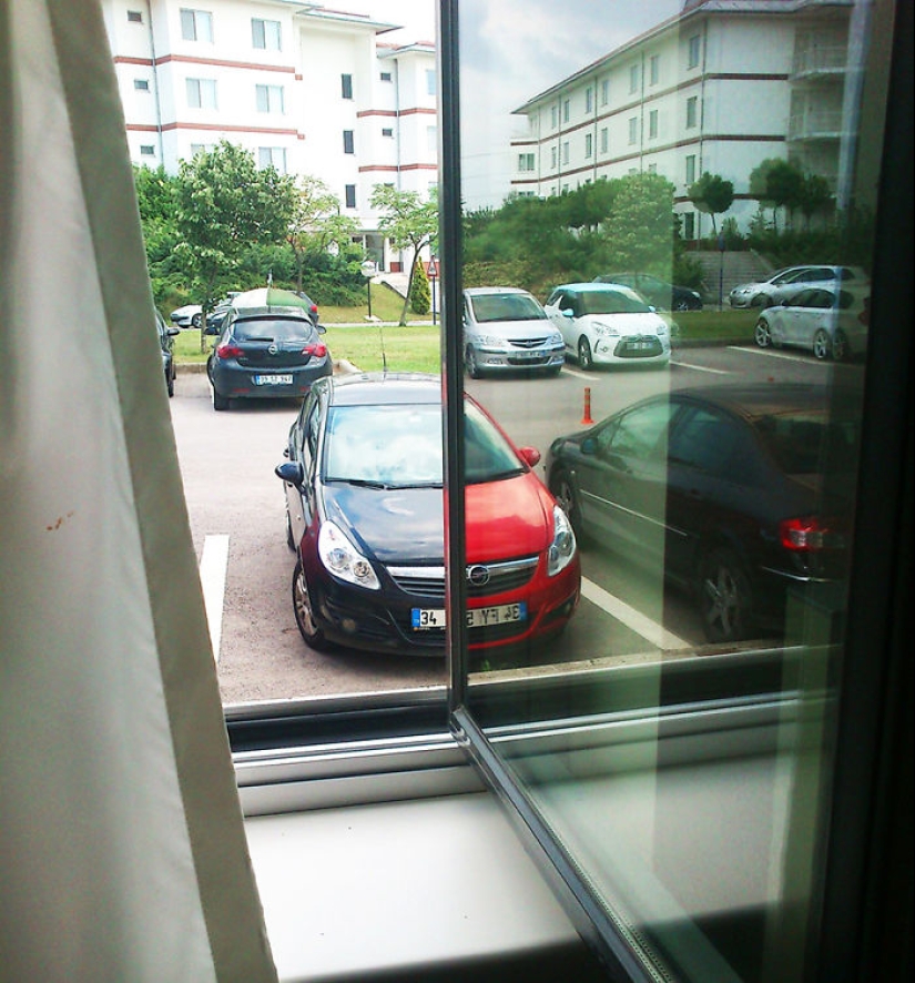 25 photos in which it is not clear where the reflection is, and where the reality is