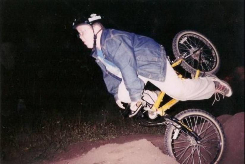 25 photos of people who clearly have big problems with luck