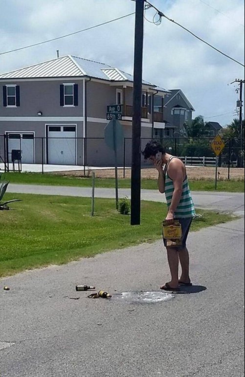 25 photos of people who clearly have big problems with luck