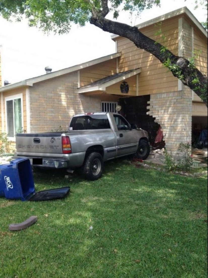 25 photos of people who clearly have big problems with luck