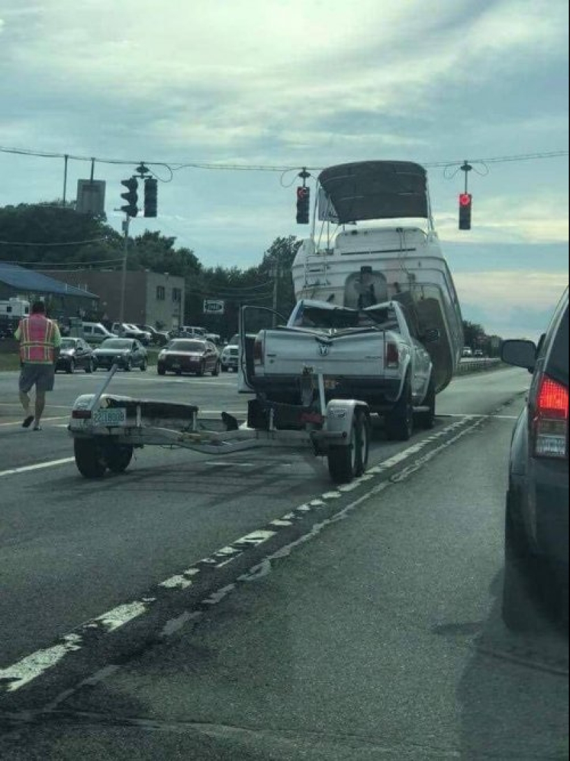 25 photos of people who clearly have big problems with luck