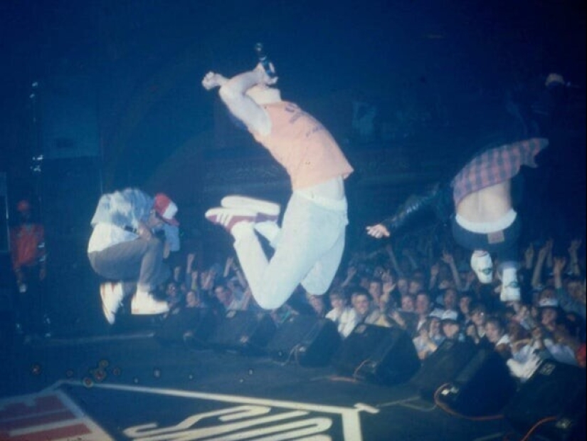 25 rare archive photos with celebrities as we have not seen them