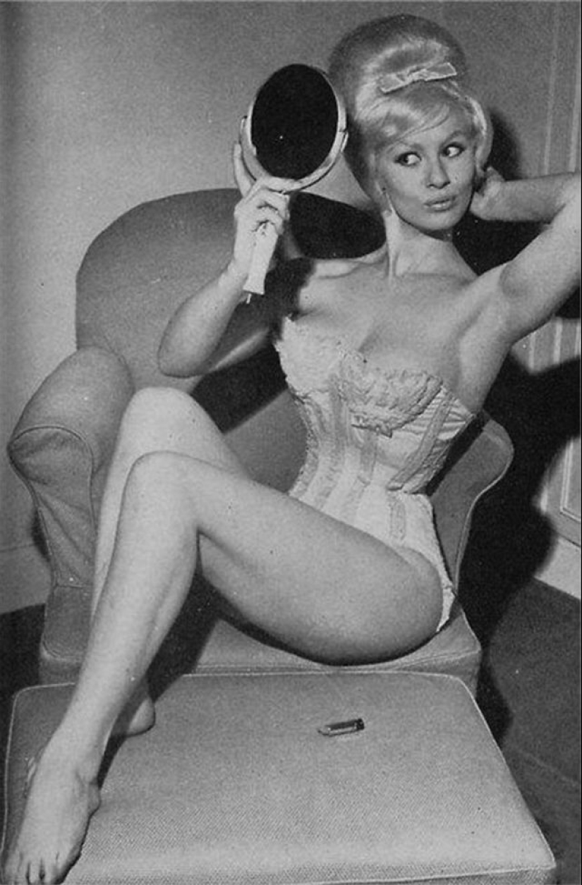 25 seductive photos of the heartbreaker Sabrina, the British Marilyn Monroe 25 seductive photos of the heartbreaker Sabrina, the British Marilyn Monroe