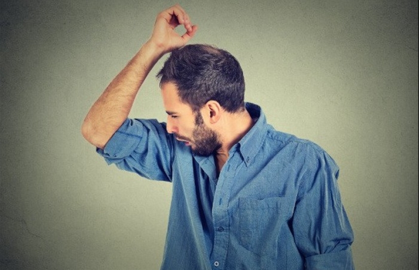 25 things that all people do when they think that no one sees them 25 things that all people do when they think that no one sees them