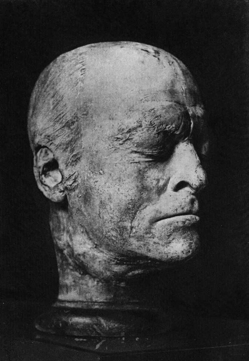 26 death masks of famous historical figures 26 death masks of famous historical figures