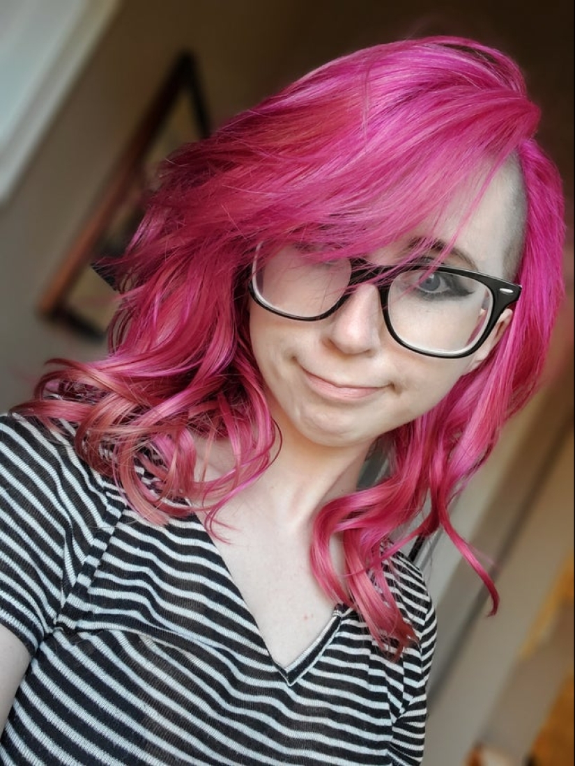 27 fotos de chicas que se aventuraron a teñir el cabello brillante 27 fotos de chicas que se aventuraron a teñir el cabello brillante