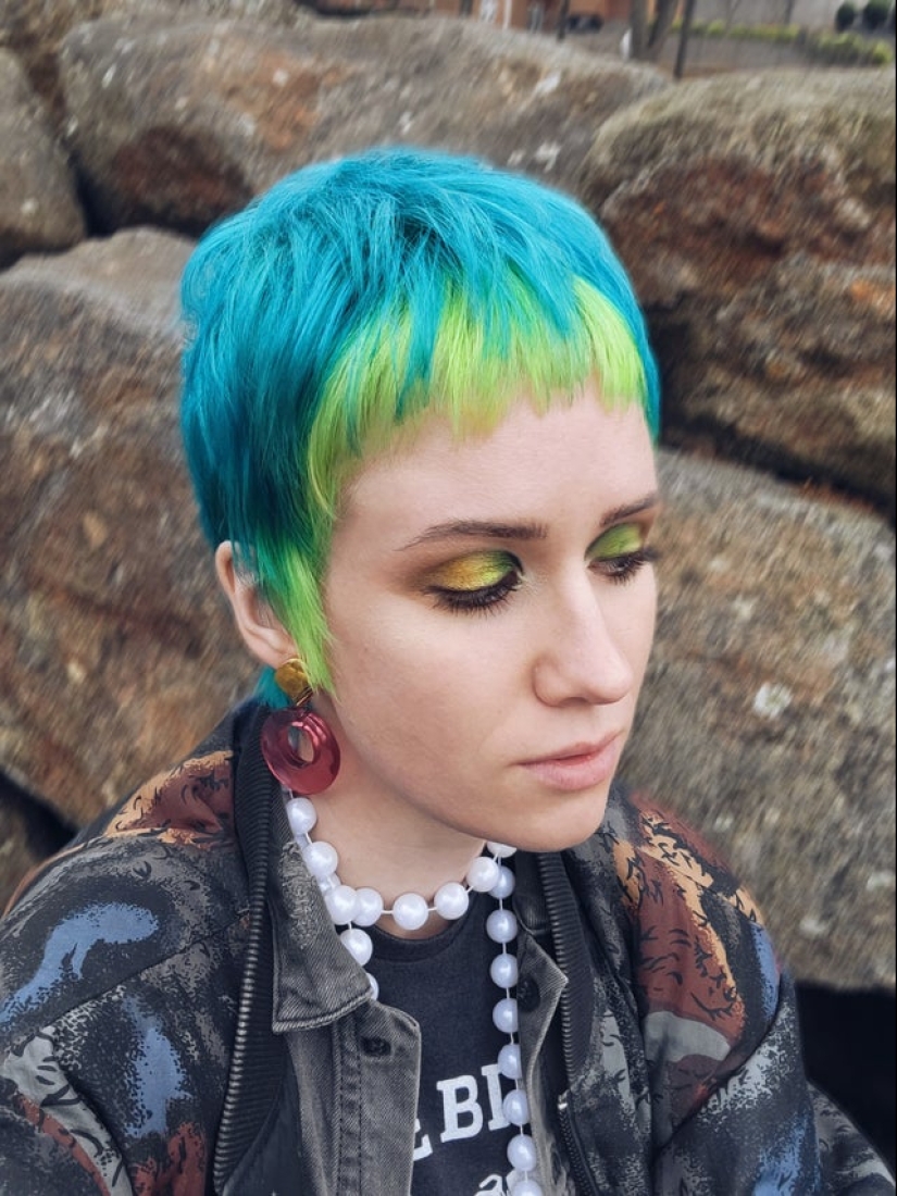 27 photos of girls who ventured into bright hair coloring 27 photos of girls who ventured into bright hair coloring
