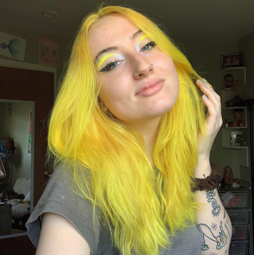 27 photos of girls who ventured into bright hair coloring 27 photos of girls who ventured into bright hair coloring