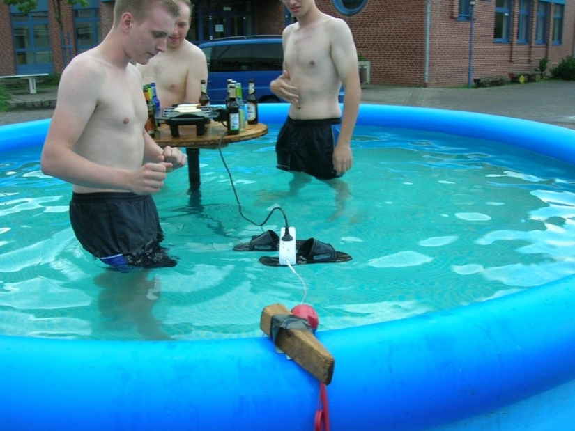 27 pictures that show why women live longer than men