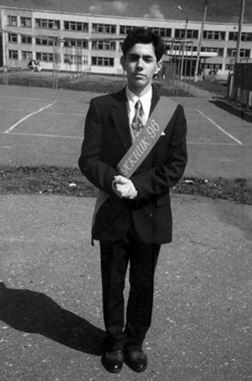 30 carbon monoxide photos from celebrity proms that you should see 30 carbon monoxide photos from celebrity proms that you should see