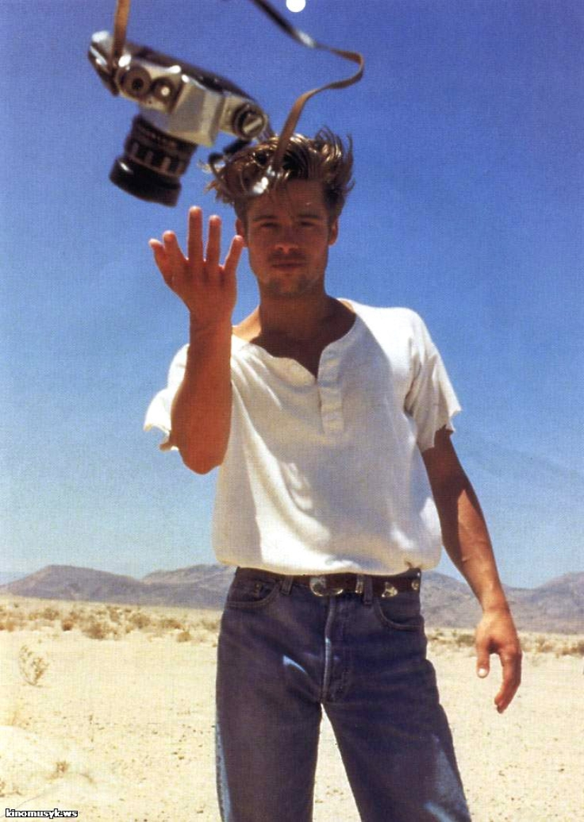 30 celebrities with cameras