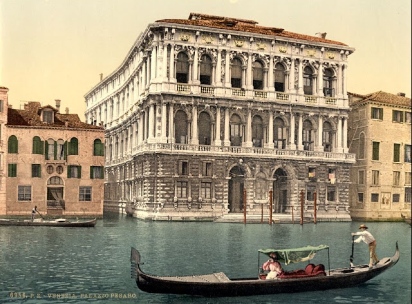 30 color photographs of Venice in the 1890‑ies