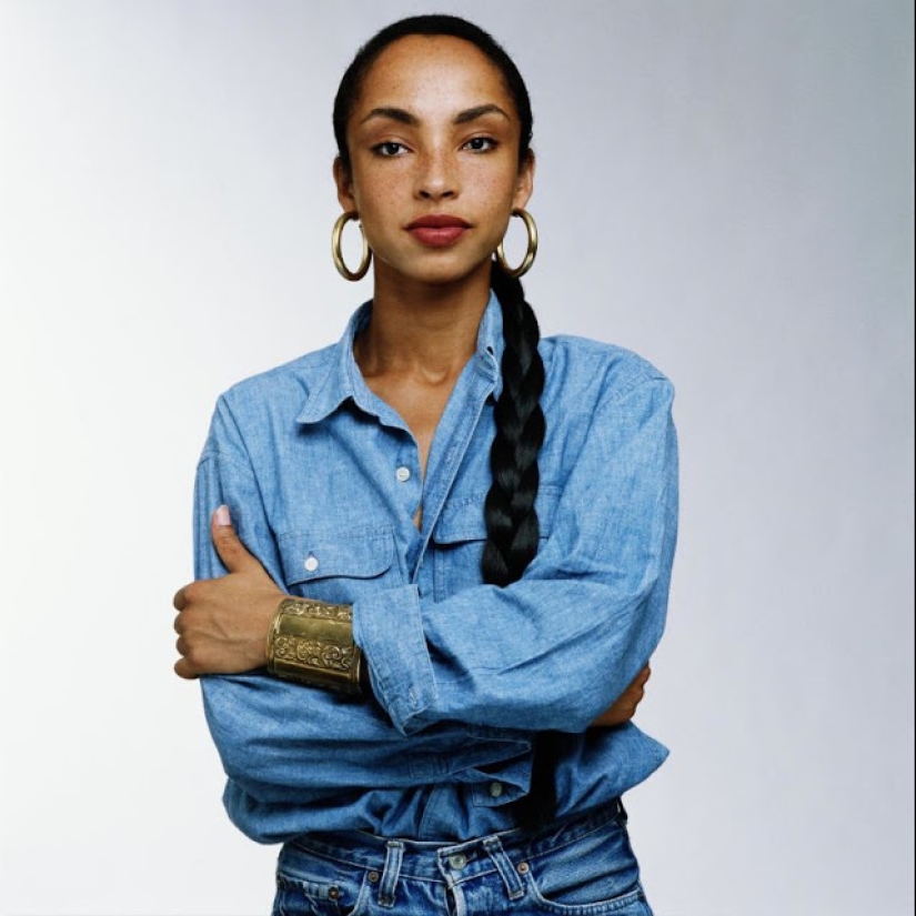 30 fotos de un joven Sade Adu, uno de los cantantes británicos más exitosos de la historia 30 fotos de un joven Sade Adu, uno de los cantantes británicos más exitosos de la historia