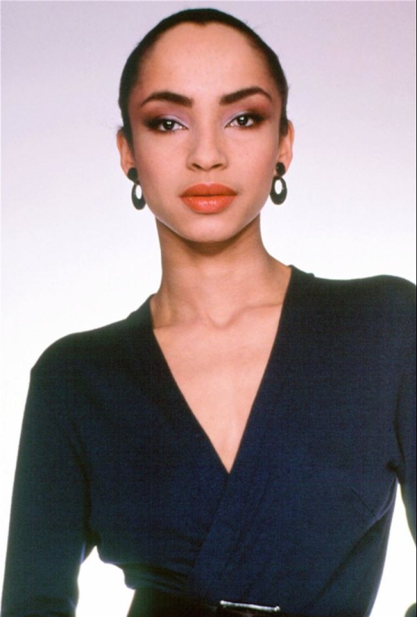 30 fotos de un joven Sade Adu, uno de los cantantes británicos más exitosos de la historia 30 fotos de un joven Sade Adu, uno de los cantantes británicos más exitosos de la historia