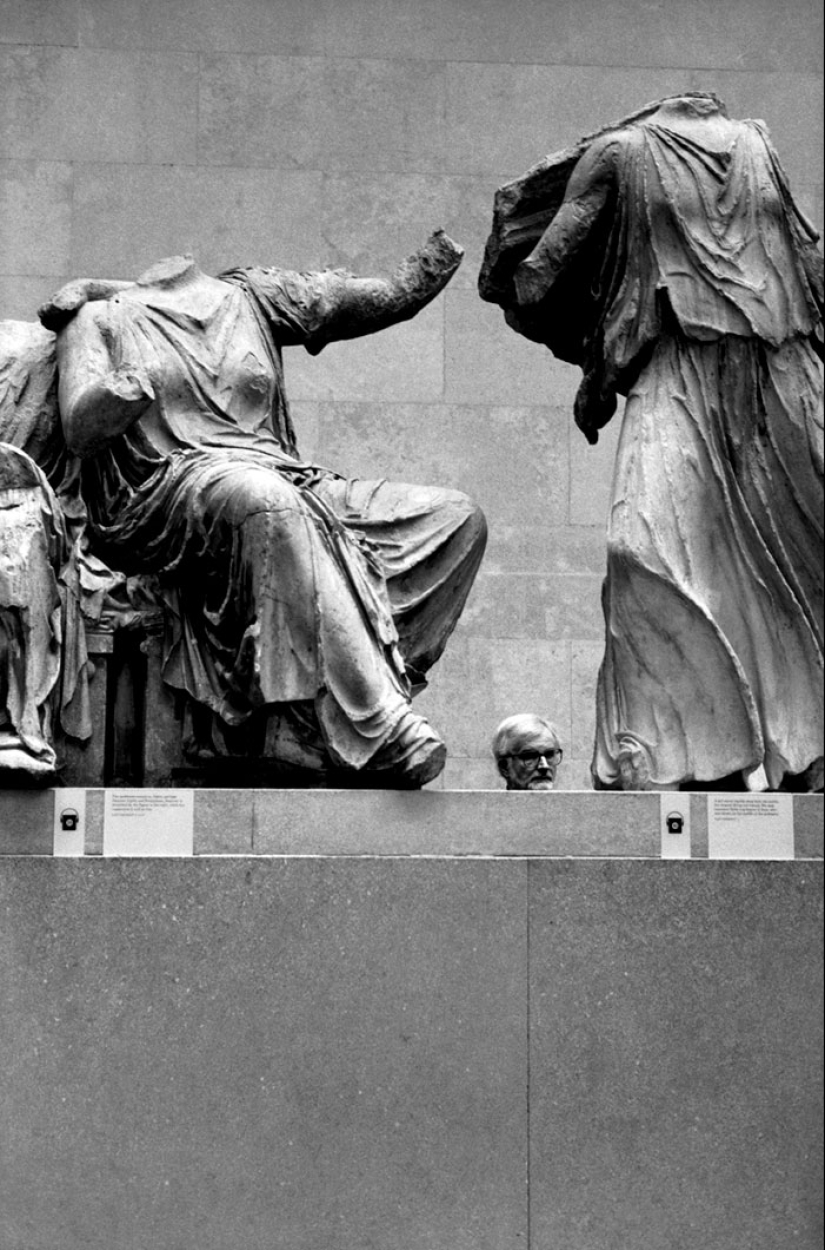 30 frames of street photography with perfect timing