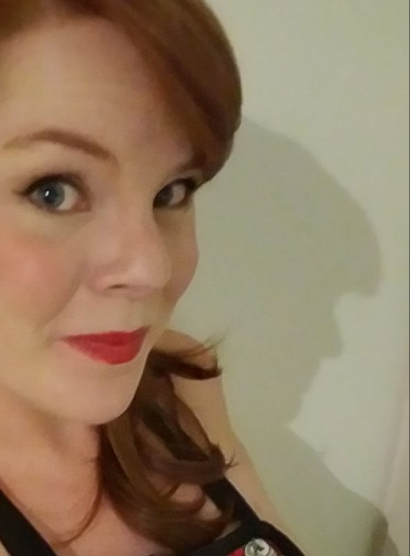 30 funny photos of shadows that look like something else