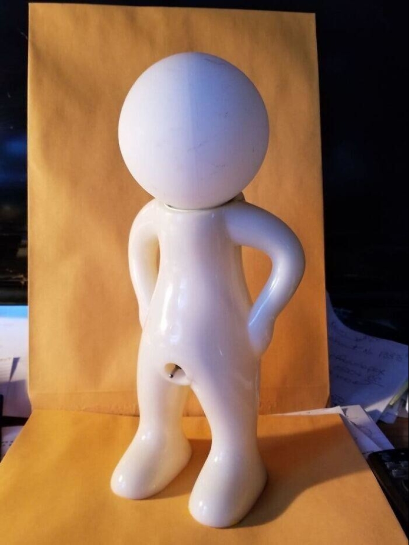 30 lindo, peculiar e inquietante que se encuentra en las tiendas de segunda mano