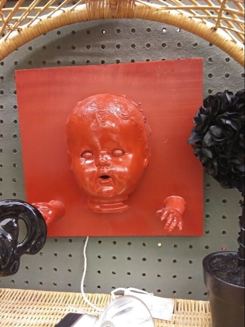 30 lindo, peculiar e inquietante que se encuentra en las tiendas de segunda mano