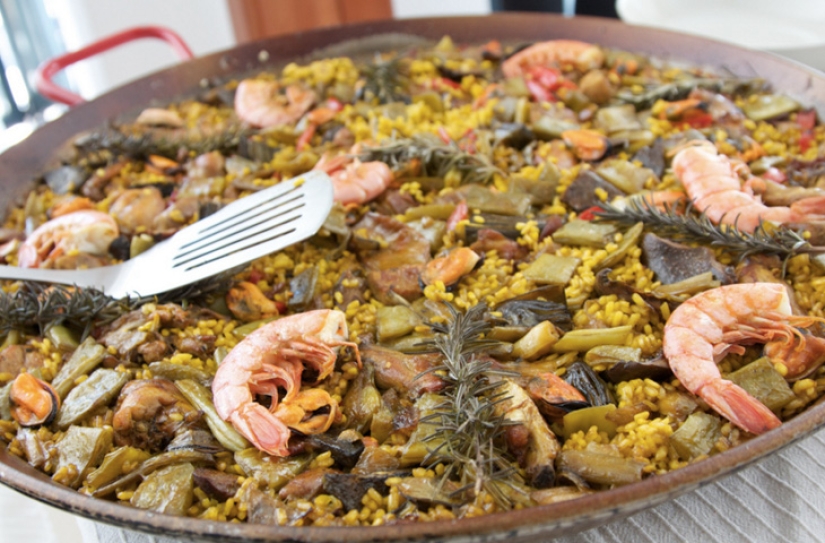 30 main national dishes from different countries of the world