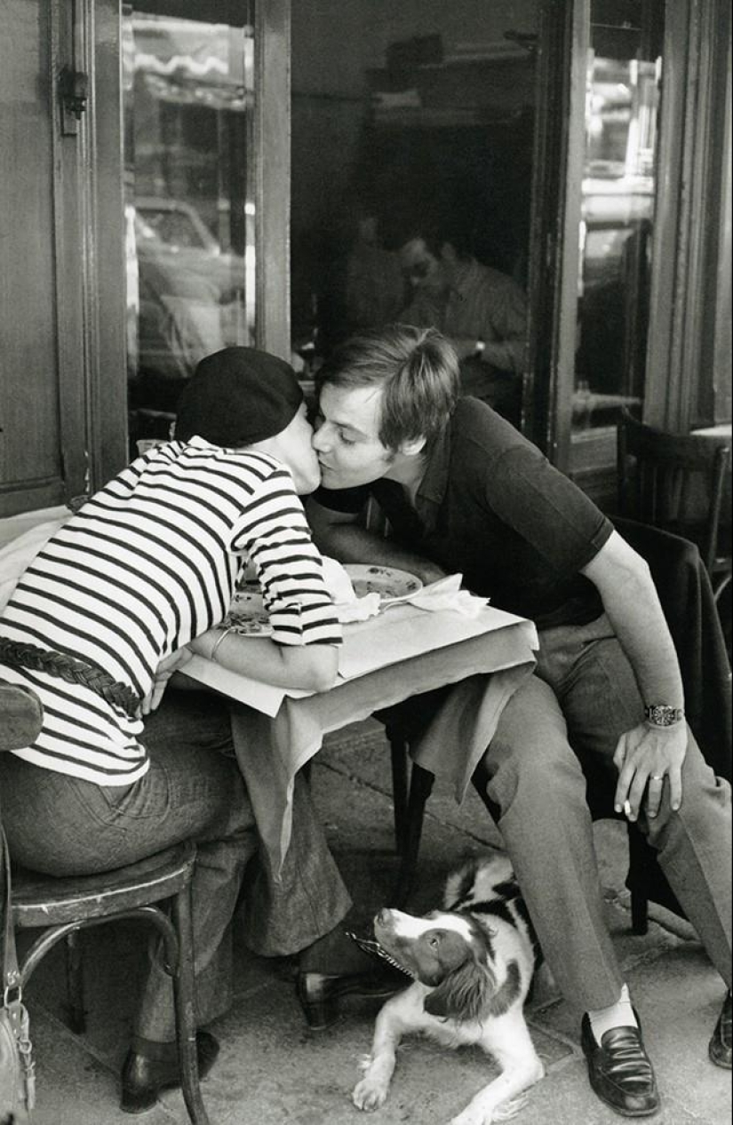 30 photographs by the great photographer Henri Cartier-Bresson