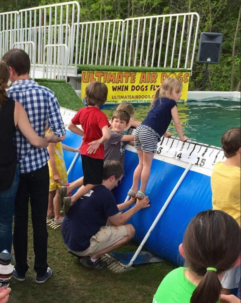30 Photos Capturing the Power of a Father's Love and Devotion 30 Photos Capturing the Power of a Father's Love and Devotion