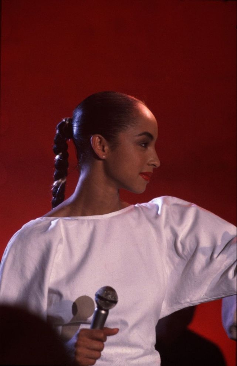 30 photos of a young Sade Adu, one of the most successful British singers in history 30 photos of a young Sade Adu, one of the most successful British singers in history