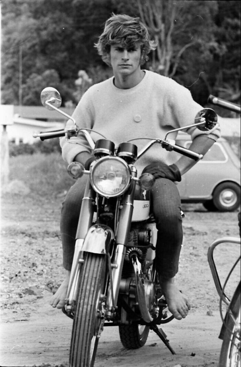 30 photos of young parents who were definitely cooler than us today 30 photos of young parents who were definitely cooler than us today