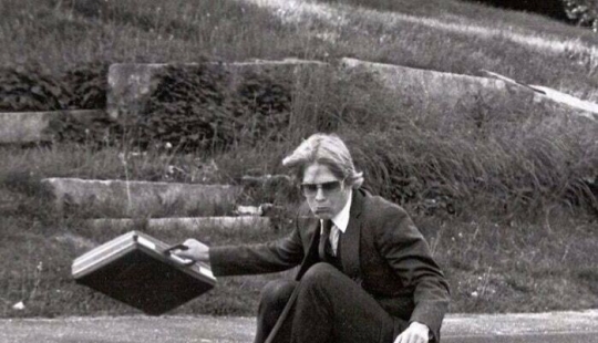 30 photos of young parents who were definitely cooler than us today