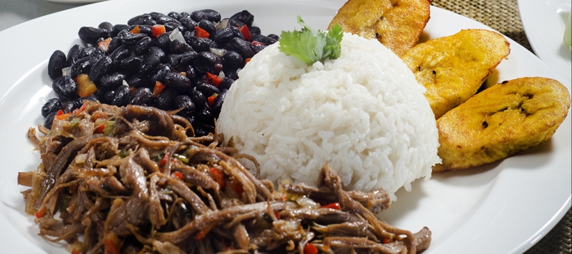 30 platos de diferentes países del mundo que vale la pena probar 30 platos de diferentes países del mundo que vale la pena probar