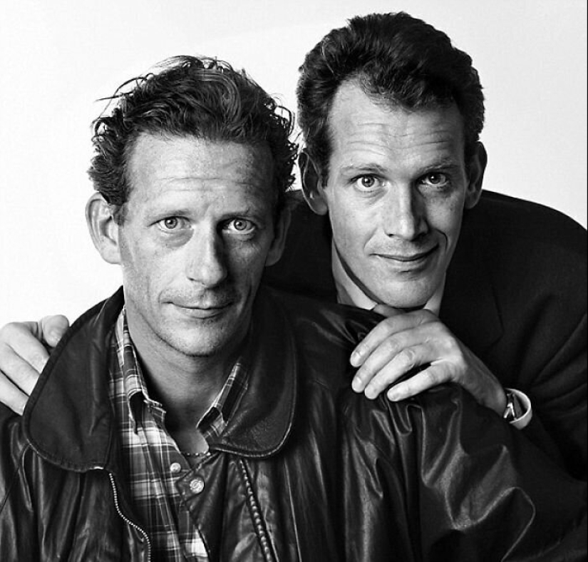 30 portraits of people not related by blood, but very similar to each other