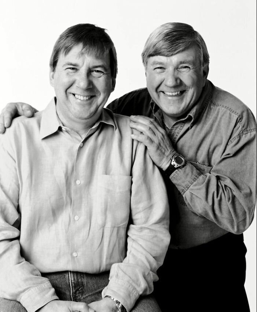 30 portraits of people not related by blood, but very similar to each other